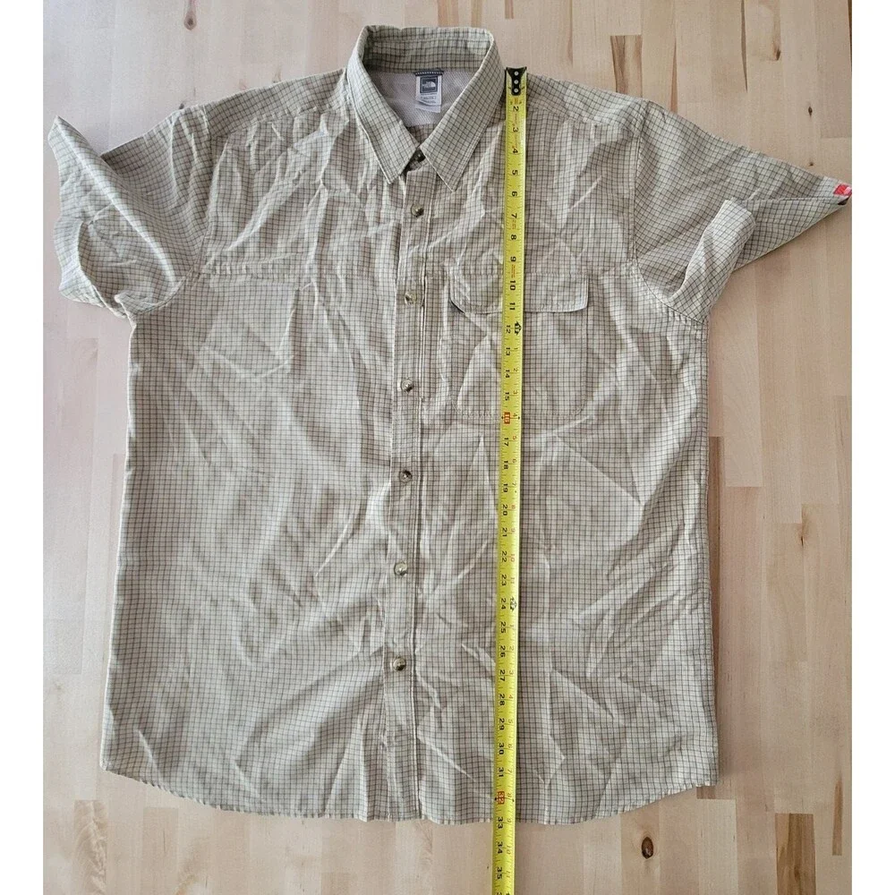 The North Face Mens Short Sleeve Button Up Shirt Size XXL Zip Pocket Casual Tan